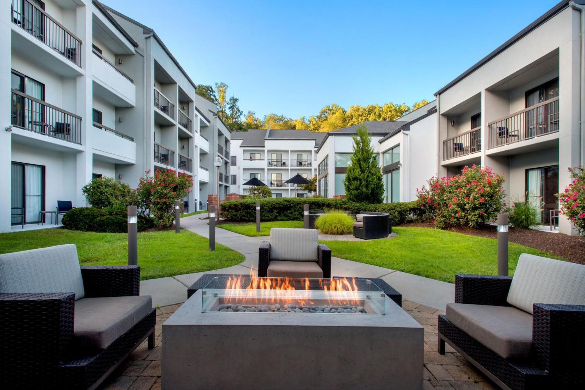 Courtyard By Marriott Tarrytown Westchester County Exterior foto